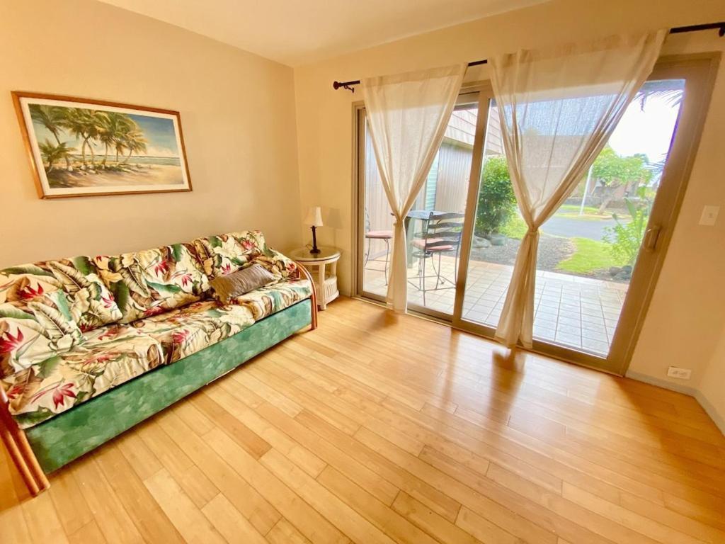 Beachfront 1 Bedroom Condo With Private Beach, Pool, Hot Tub Pahala Exterior photo