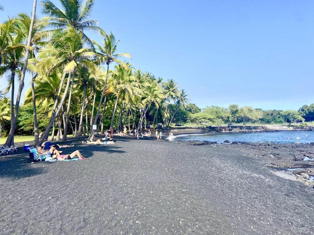Beachfront 1 Bedroom Condo With Private Beach, Pool, Hot Tub Pahala Exterior photo